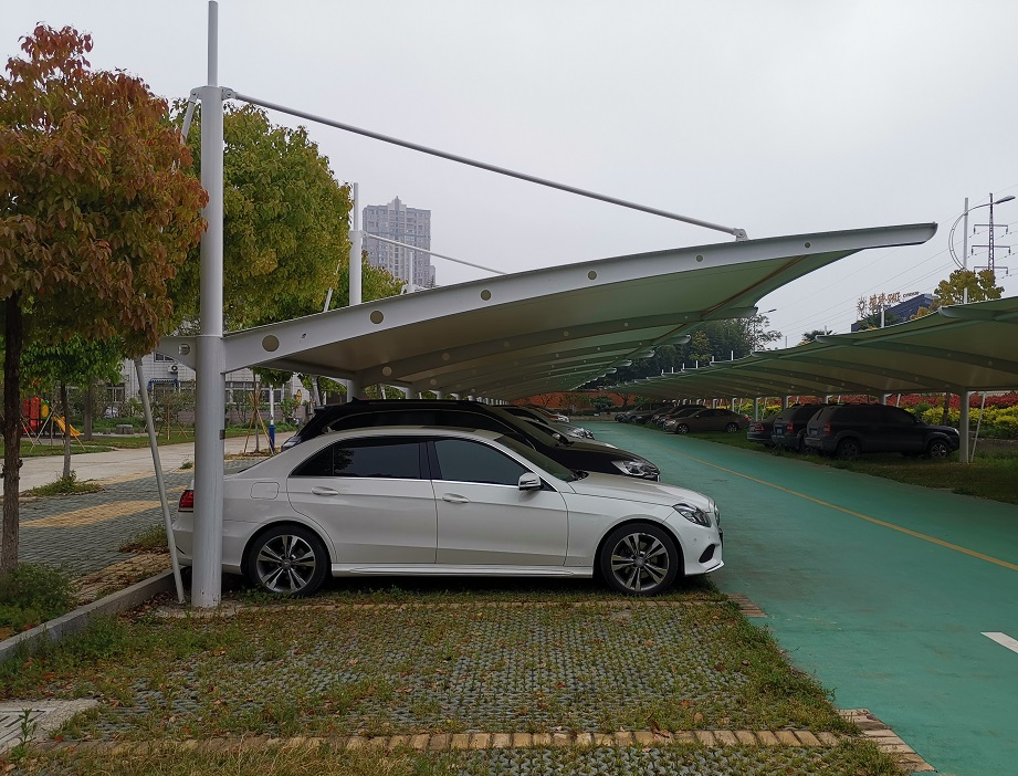 南京秦淮区光华路住建大厦膜结构停车棚